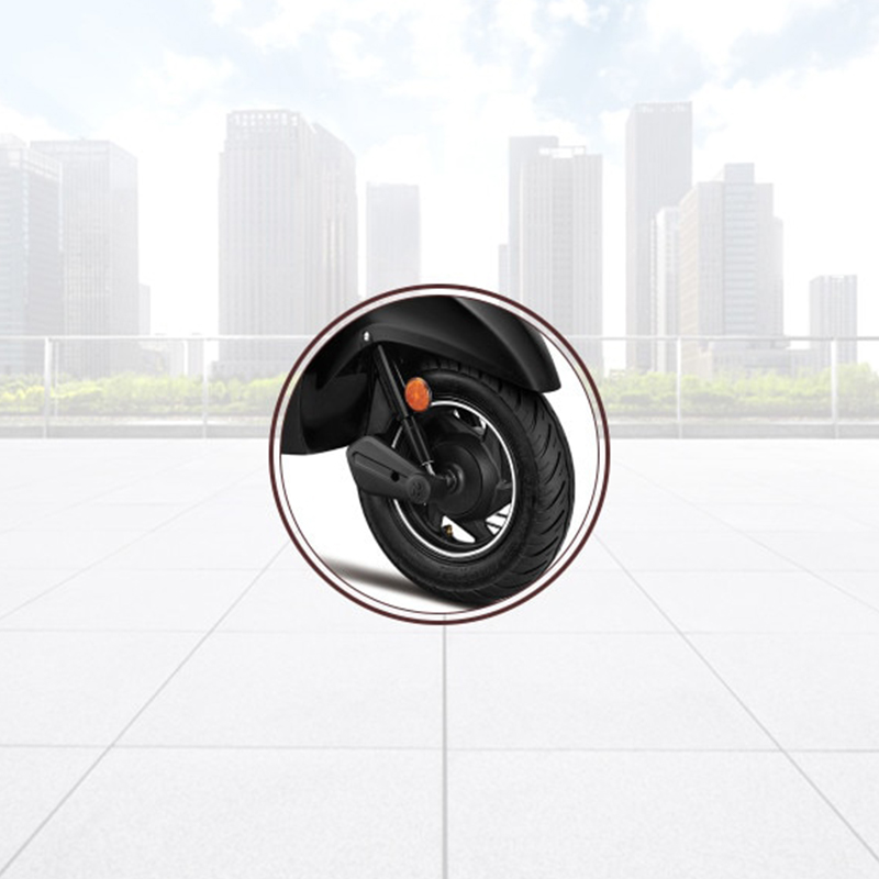 front-tyre-view-Pleasue