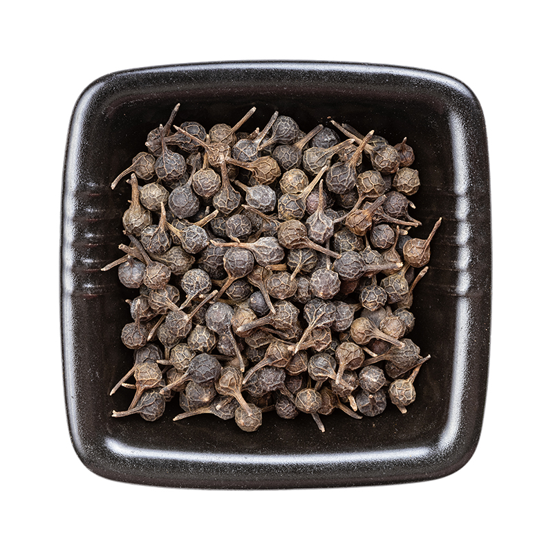 Cubeb The berries are small, round, and dark brown, with a wrinkled texture and a spicy, pungent flavor. Cubeb is commonly used in Asian and Middle Eastern cuisine as a seasoning for meats, vegetables, and soups.