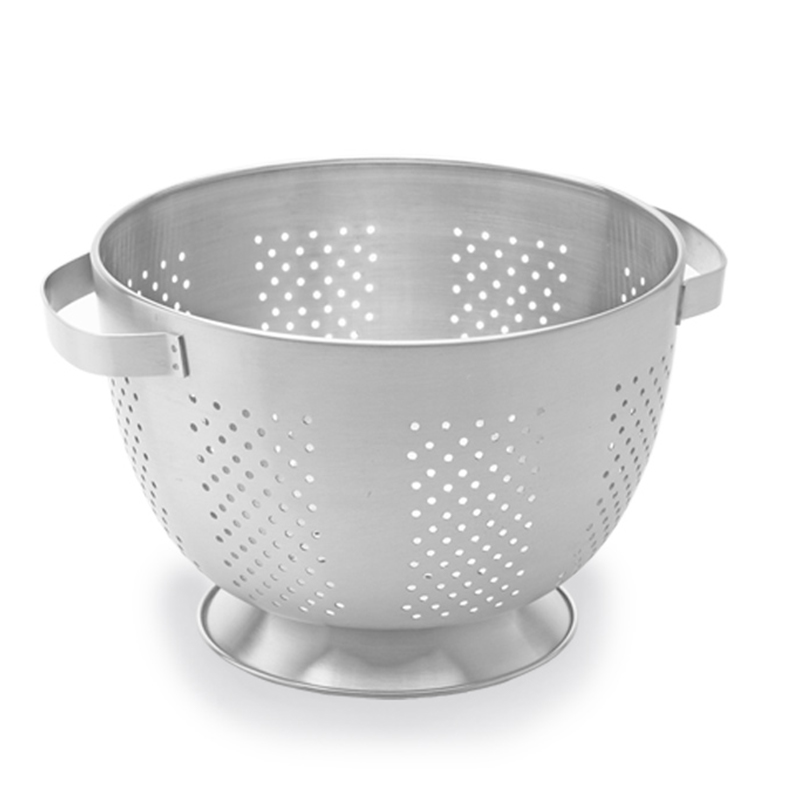 Deep colander The deep colander is typically made of a durable material such as stainless steel or plastic. It features a bowl-shaped structure with evenly spaced holes or perforations on the sides and bottom to allow liquids to drain while keeping the solid food inside.