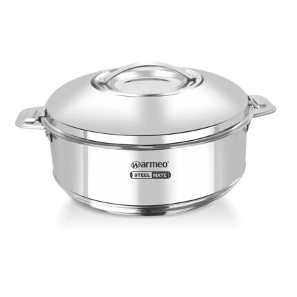 The casserole features a round base with curved sides that taper towards the top, resembling the shape of an eye. It is typically made of durable materials such as ceramic, porcelain, or stoneware, known for their heat retention properties.