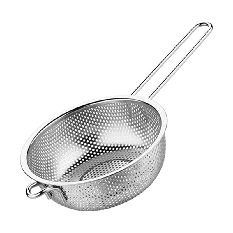 deep colander with long handle The colander has a deep bowl-shaped structure with small holes all over the surface to allow water or liquid to drain out while retaining the food inside. It features a long handle that provides a comfortable grip and makes it easy to maneuver the colander while straining.