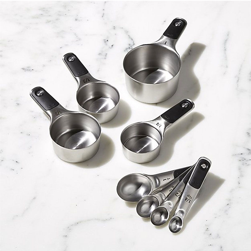 Measuring cup Measuring cups typically come in various sizes, such as 1 cup, ½ cup, ¼ cup, and so on.