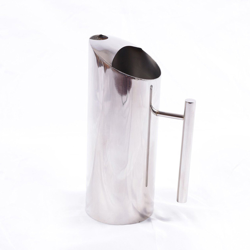 Straight jug Clear glass straight jug with a handle and spout, ideal for serving beverages or pouring liquids with ease